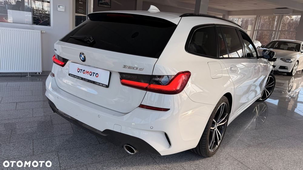 BMW Seria 3 320d M Sport Shadow sport - 11