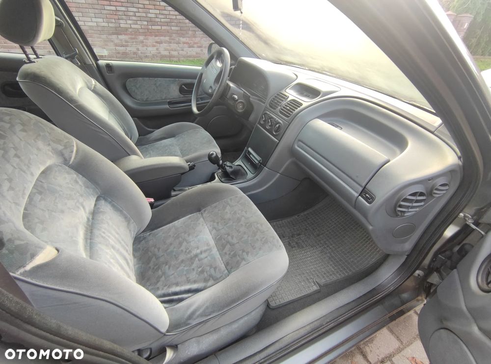 Renault Laguna 1.8 RN - 3