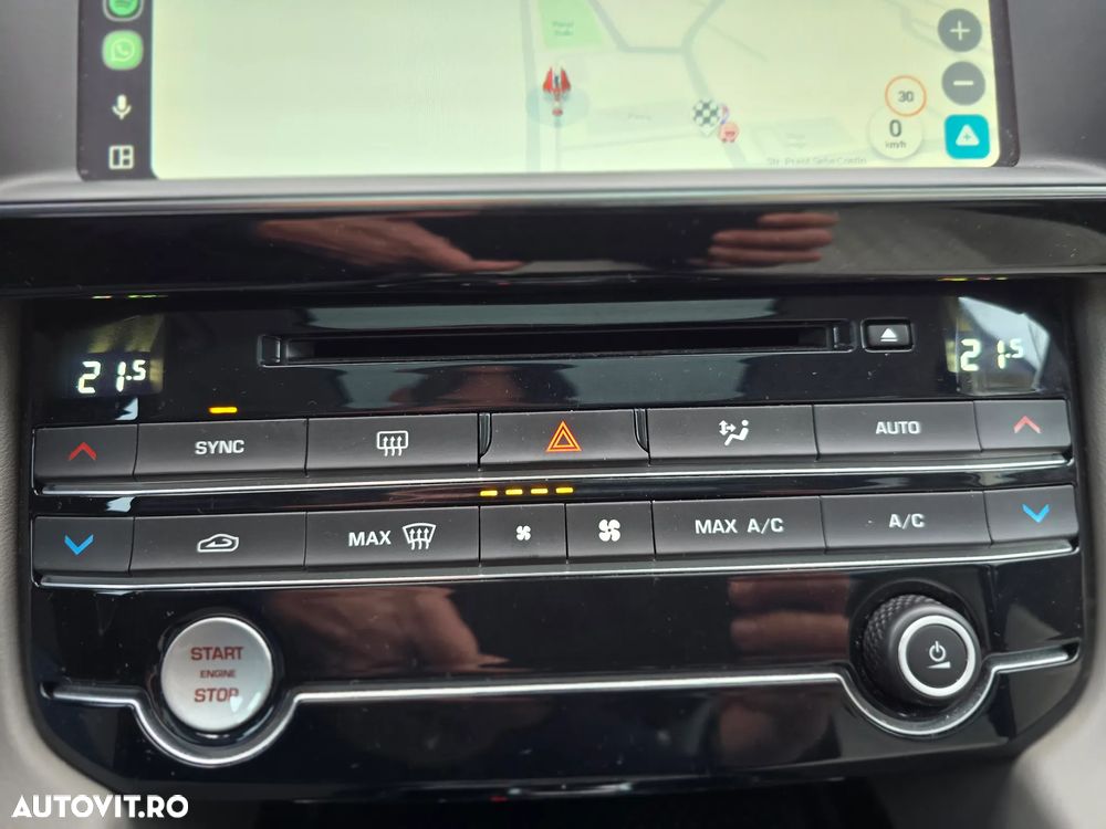 Jaguar F-Pace 30t AWD Portfolio - 33