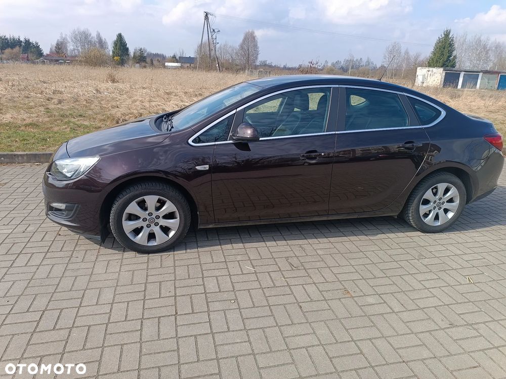 Opel Astra 1.4 T EU6 - 1