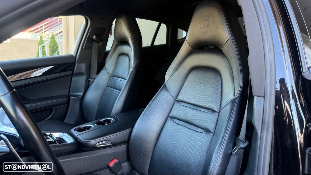 Porsche Panamera 4 E-Hybrid - 16