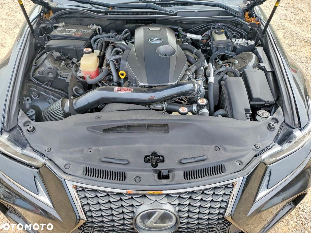 Lexus IS - 10