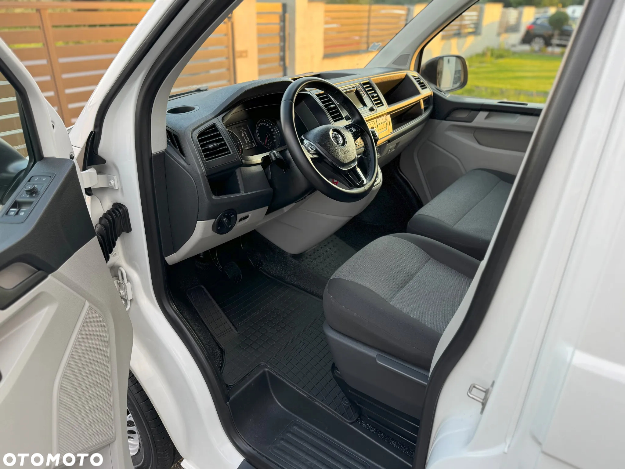 Volkswagen Transporter - 17
