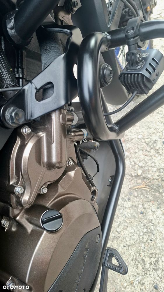Suzuki V-STROM - 25
