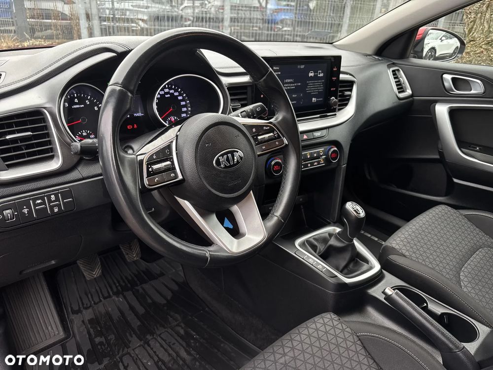 Kia XCeed 1.5 T-GDI M - 12