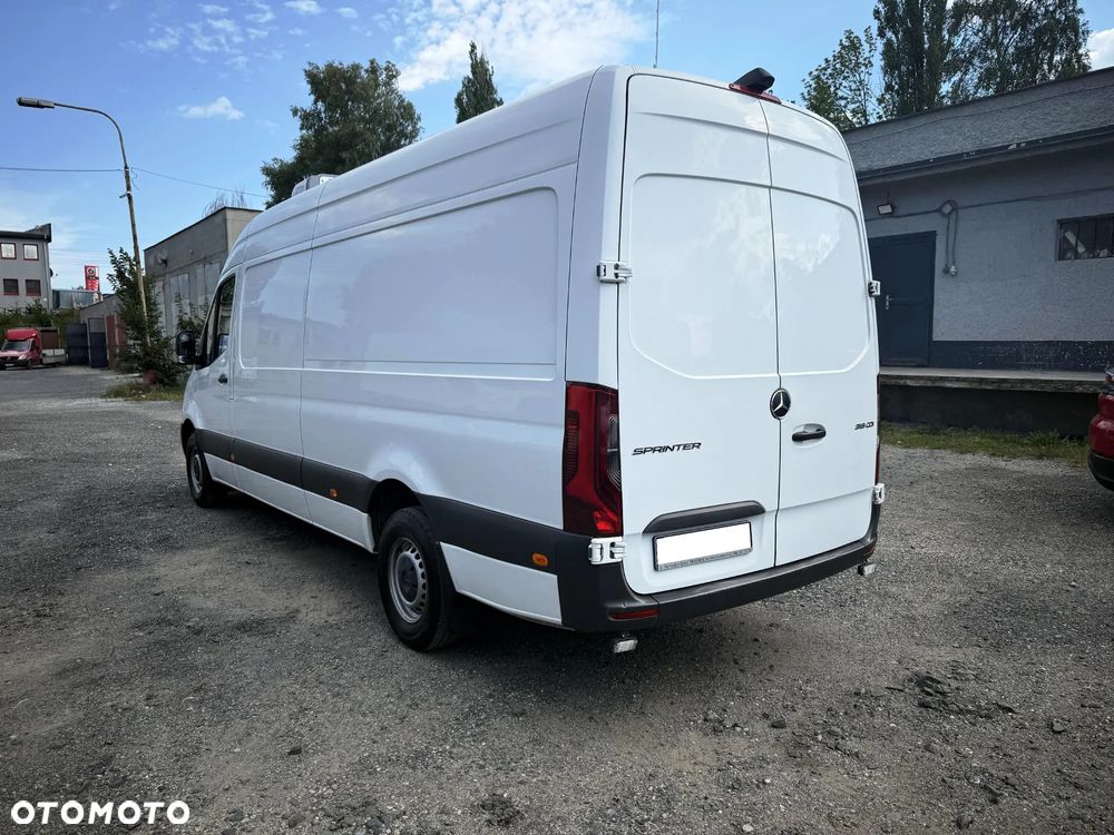 Mercedes-Benz Sprinter - 5