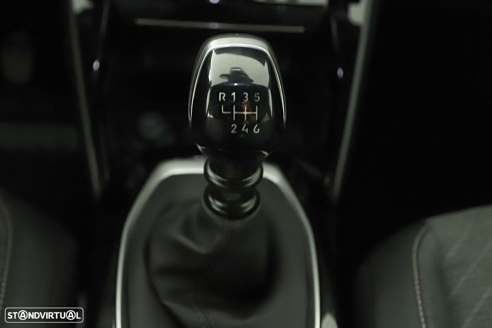 Peugeot 2008 1.2 PureTech Allure - 15