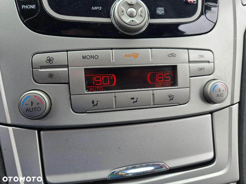 Ford Mondeo - 29