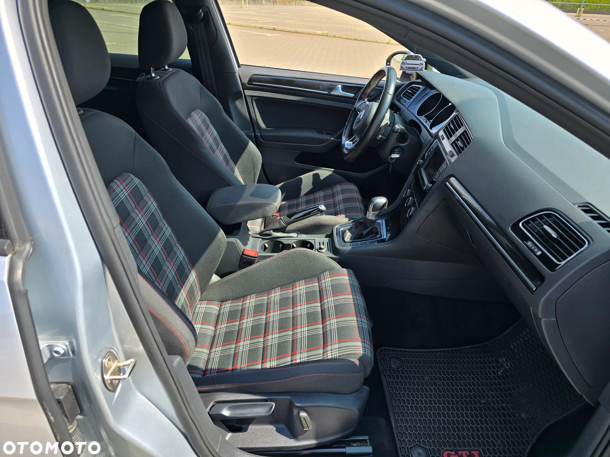 Volkswagen Golf GTI BlueMotion Technology DSG - 19