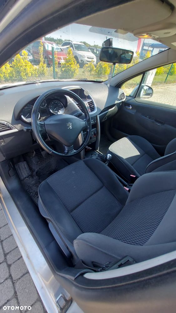 Peugeot 207 - 3