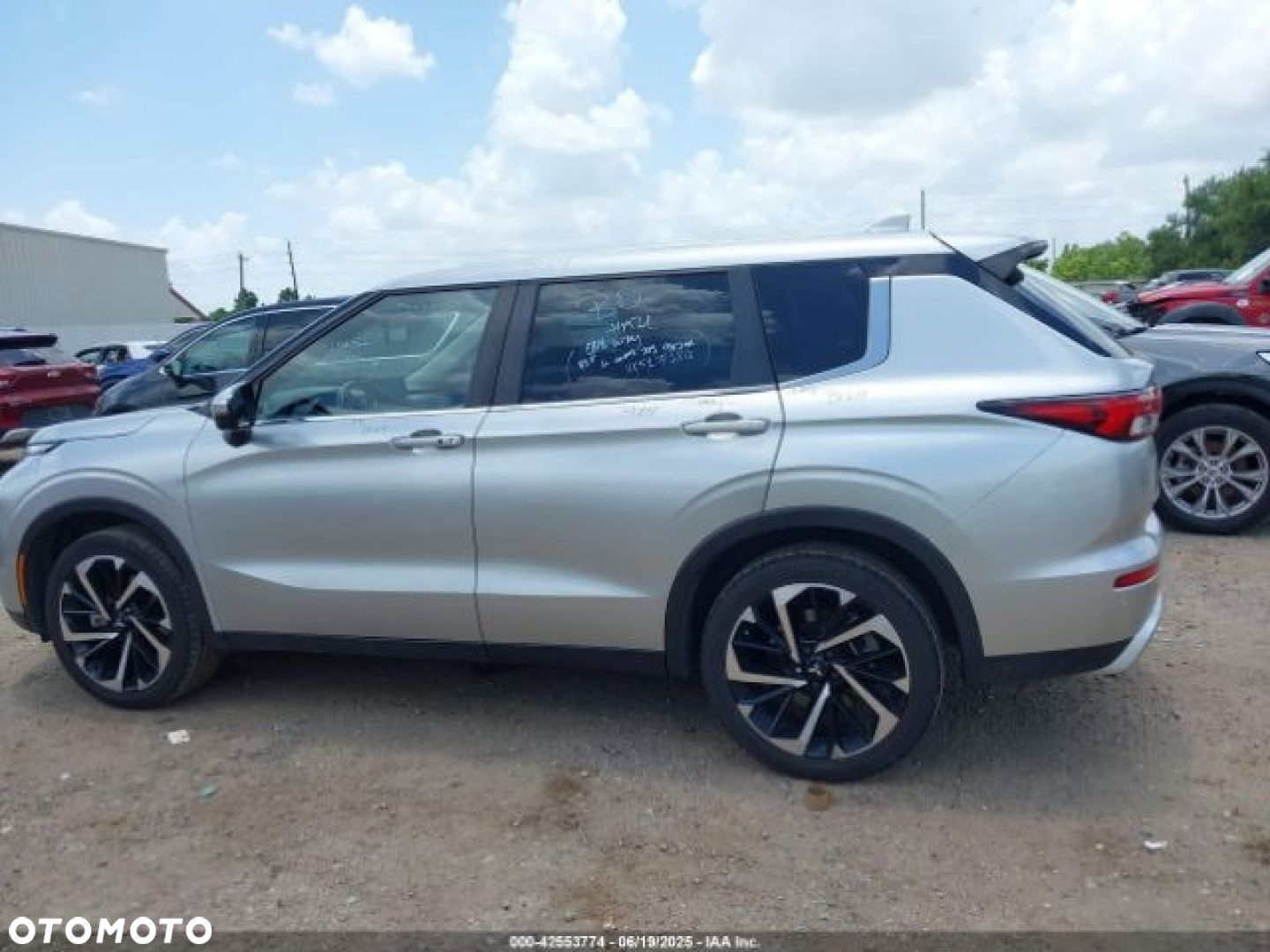 Mitsubishi Outlander - 6