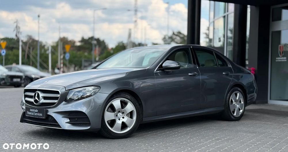 Mercedes-Benz Klasa E 220 d 9G-TRONIC AMG Line - 4