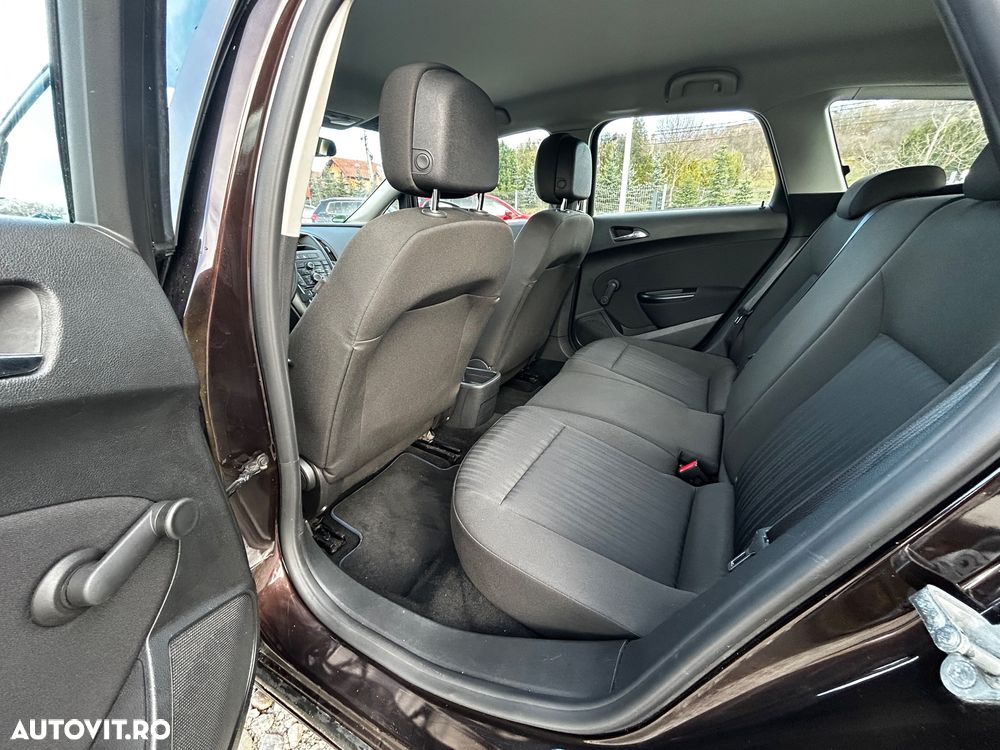 Opel Astra 1.4 EcoFLEX Cosmo - 14