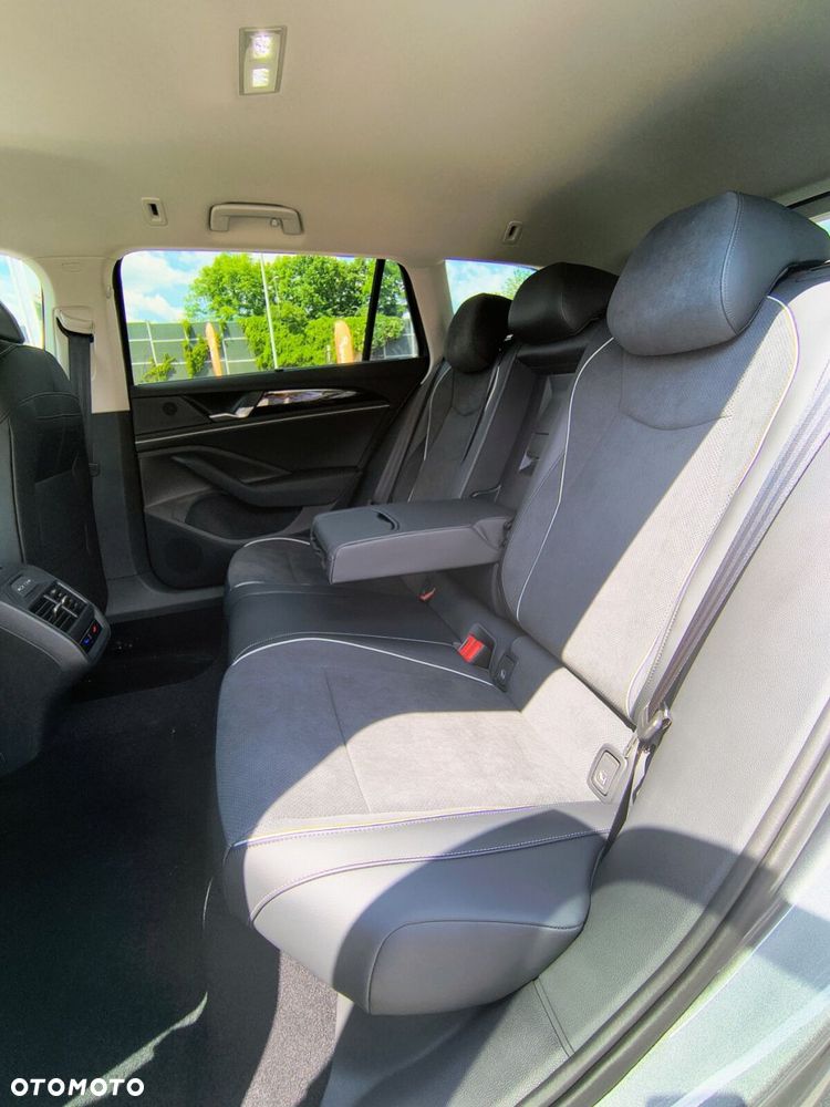 Volkswagen Passat - 23