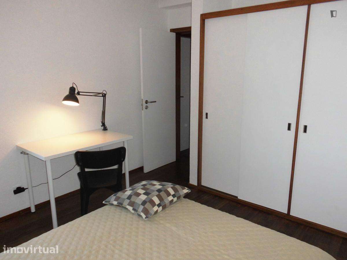 Quarto - localizado em Paço de Arcos Lisbon - Grande imagem: 3/16