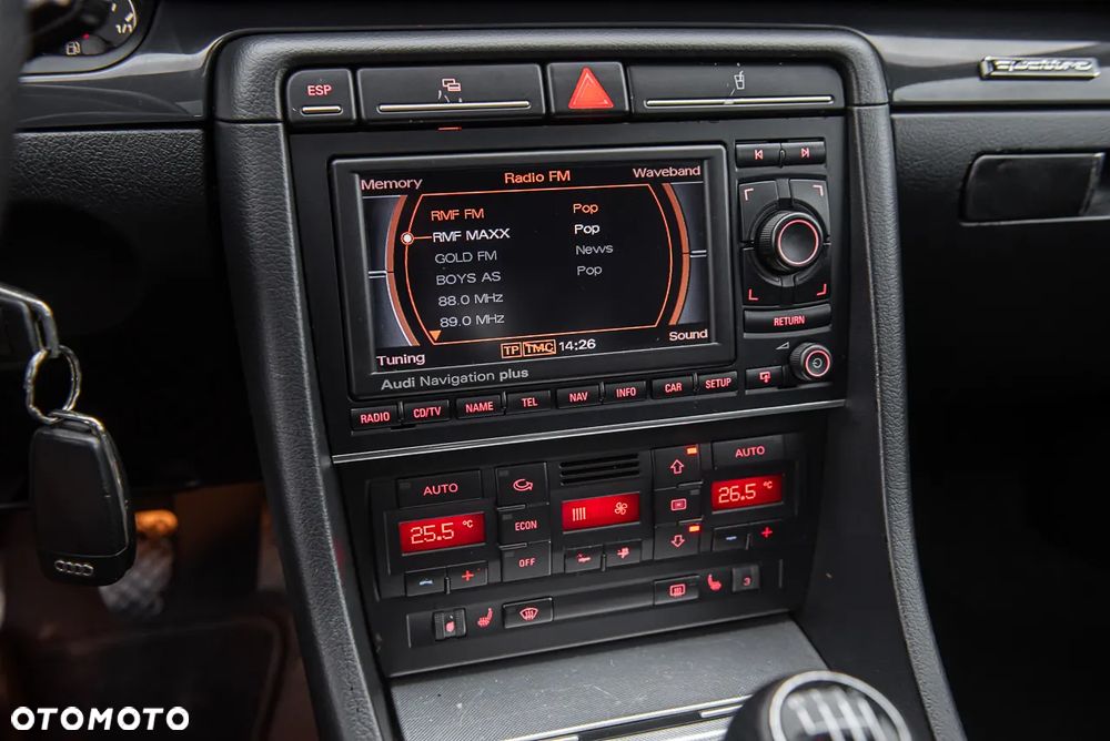 Audi A4 Avant 2.0 TDI DPF quattro - 23