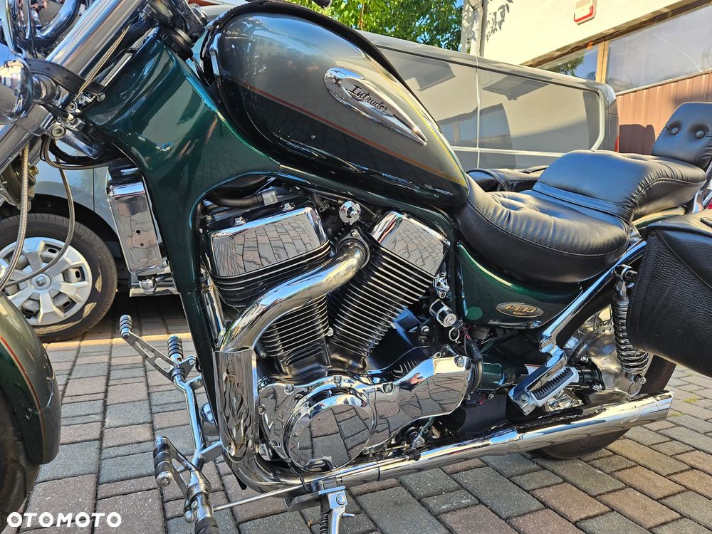 Suzuki Intruder - 11