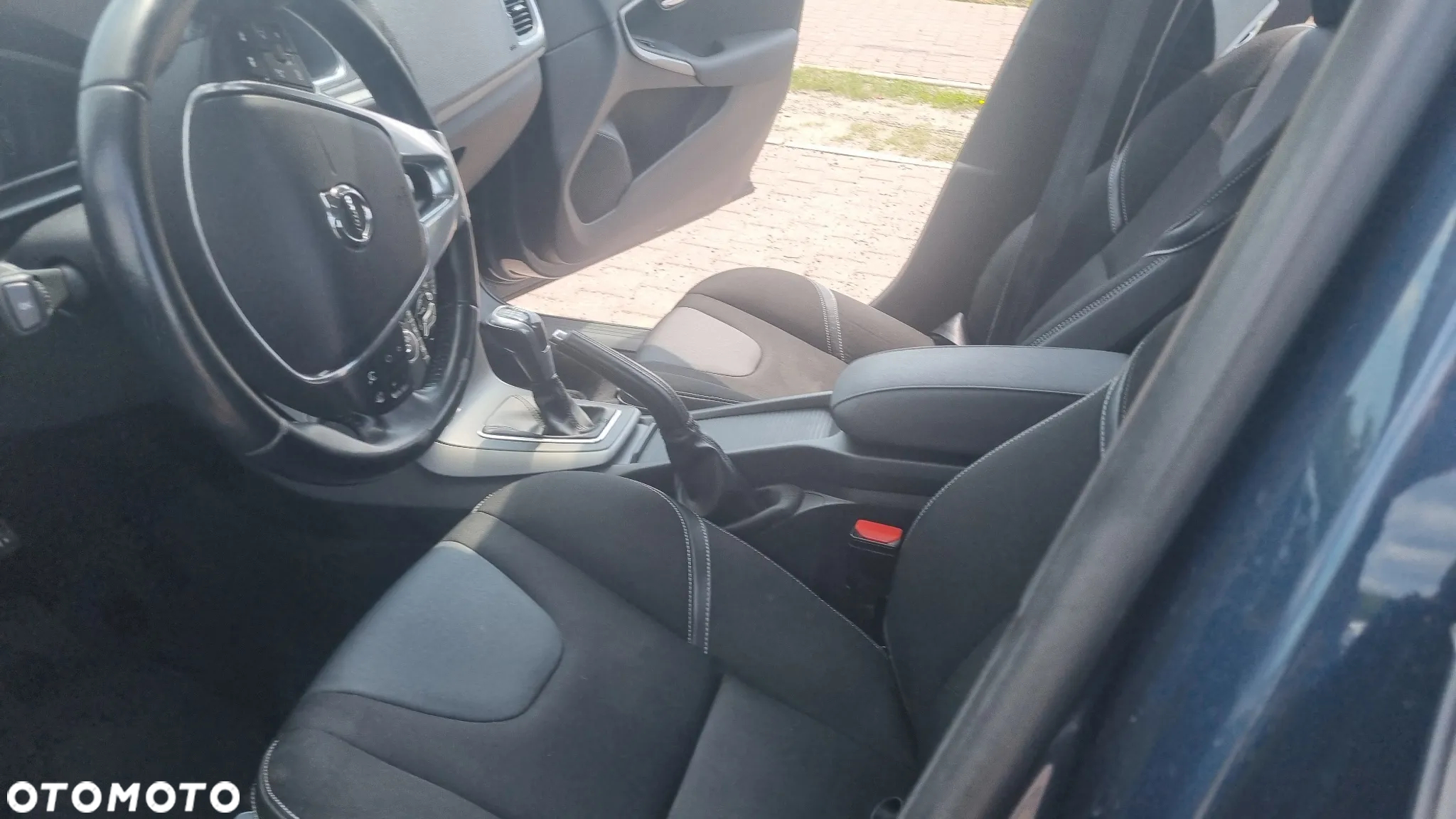 Volvo V40 D2 Kinetic - 35