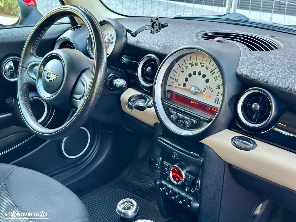 MINI 3 Portas One D - 29