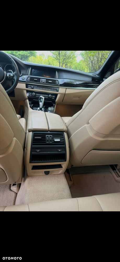 BMW Seria 5 535i xDrive - 12
