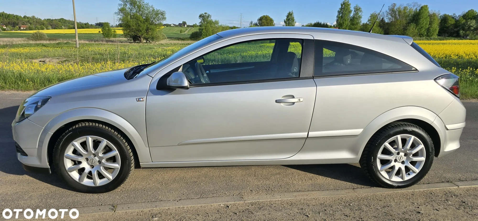 Opel Astra III GTC 1.6 Cosmo - 11