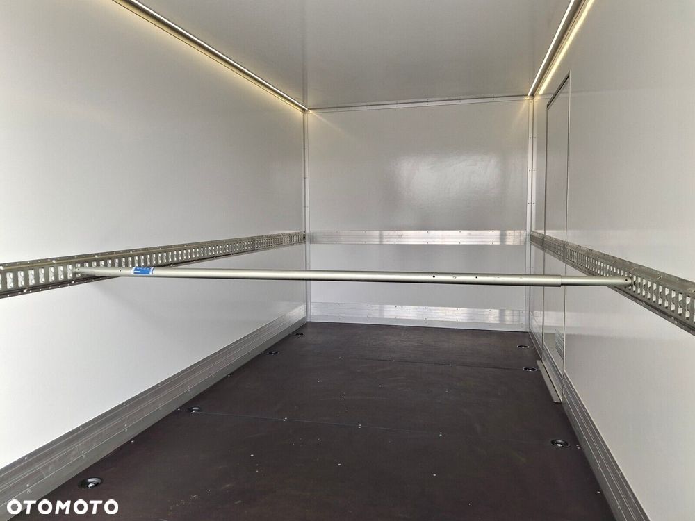 Volkswagen Crafter - 12