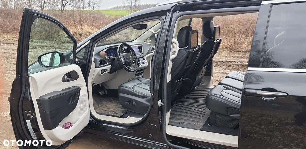 Chrysler Pacifica - 9