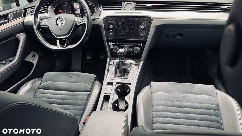 Volkswagen Passat 2.0 TDI (BlueMotion Technology) Highline - 18