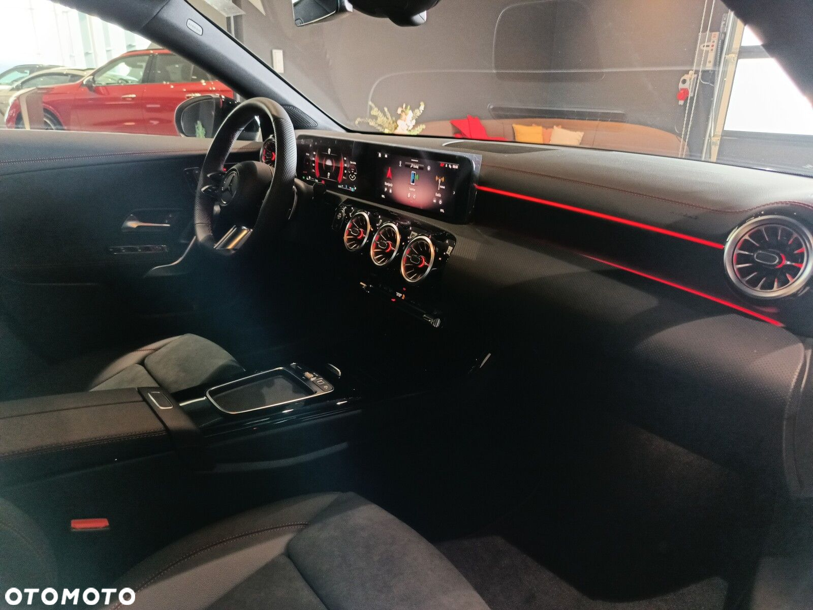 Mercedes-Benz CLA - 12