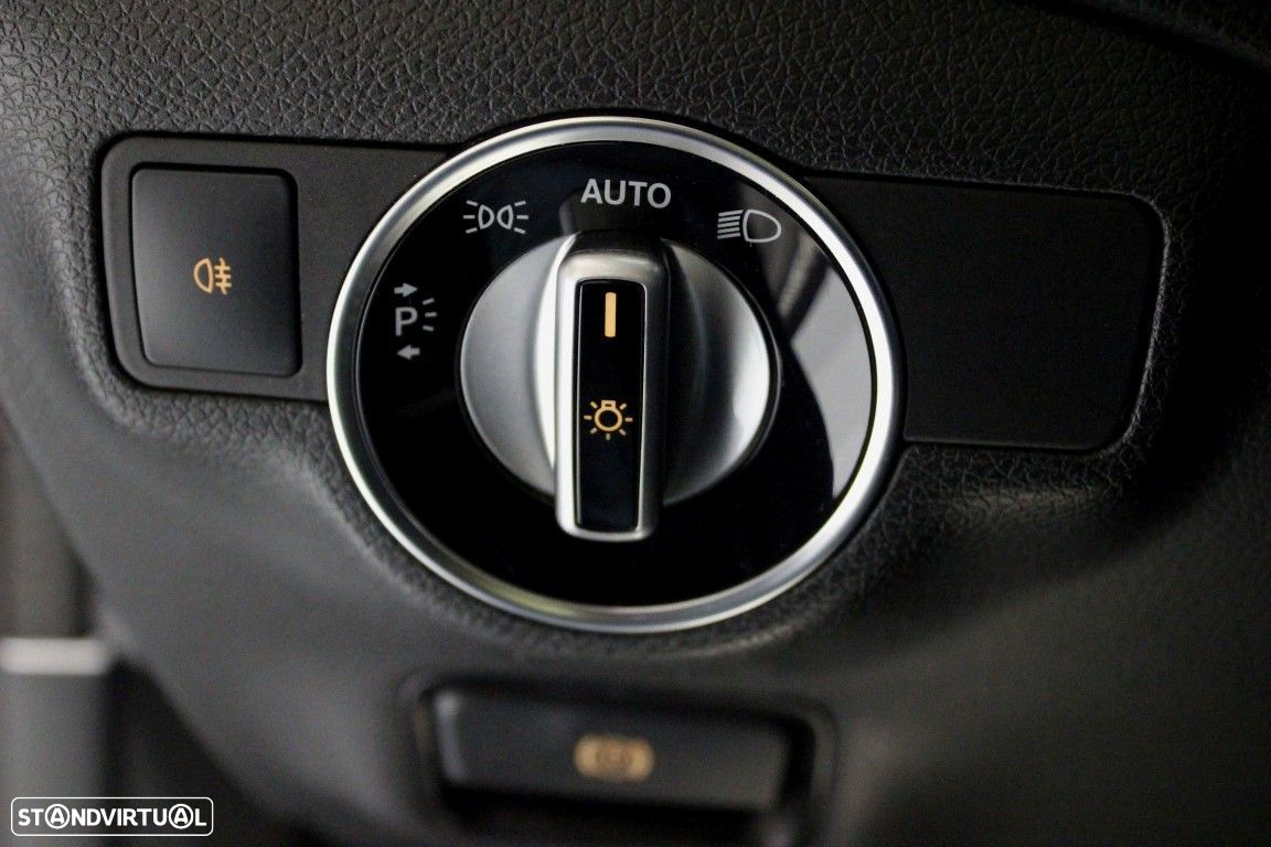 Mercedes-Benz CLA 220 - 22