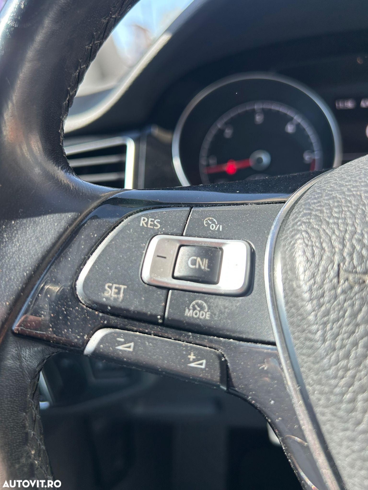 Volkswagen Golf Sportsvan 1.6 TDI DPF DSG BMT Highline - 18