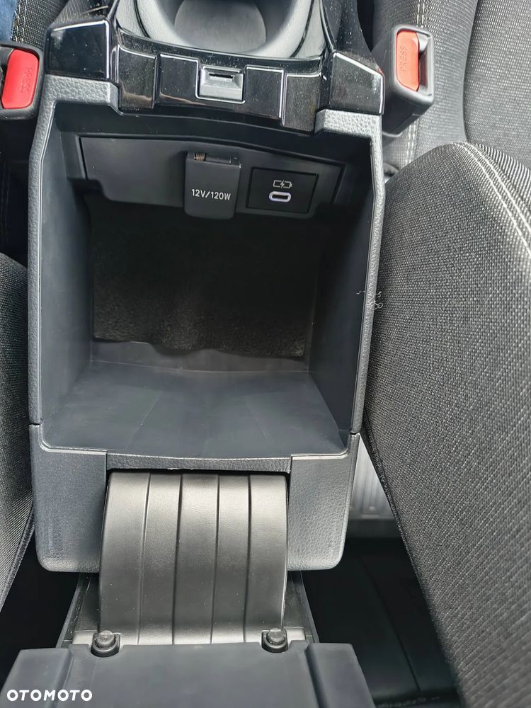 Toyota Corolla 1.8 Hybrid Comfort - 18