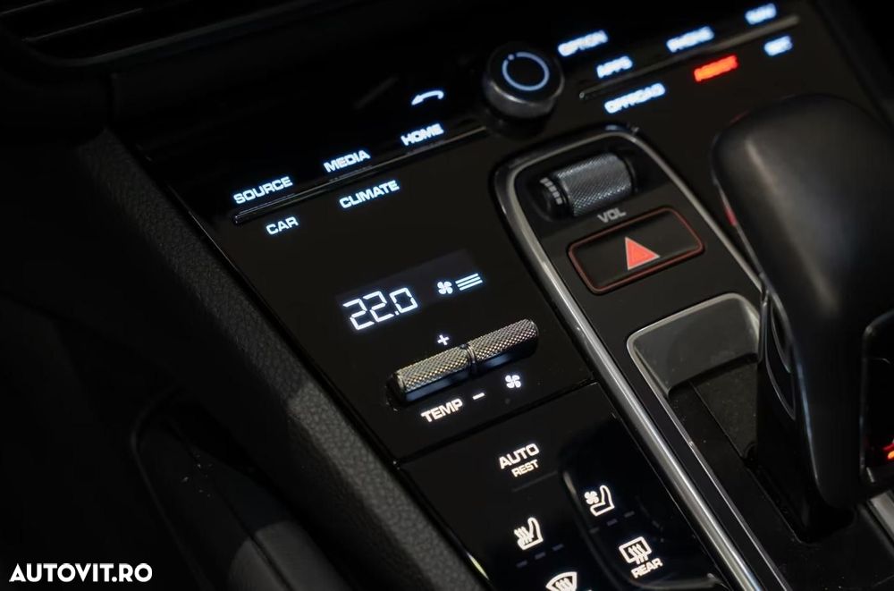 Porsche Cayenne Tiptronic S Platinum Edition - 24