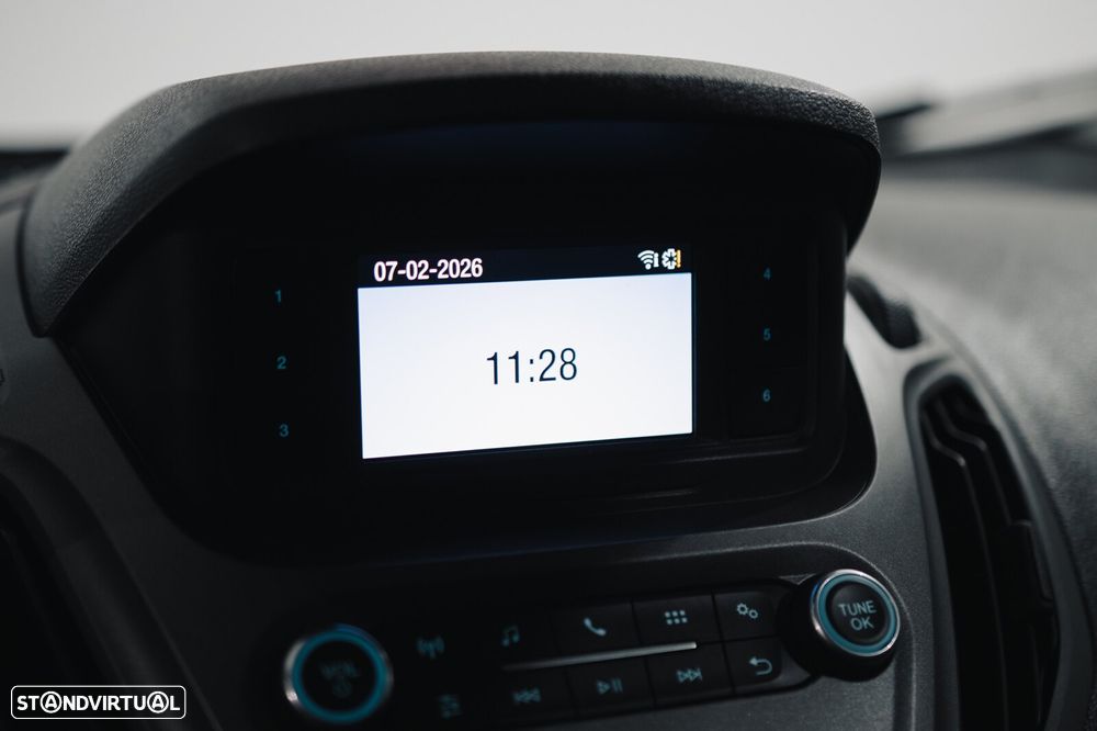 Ford Transit Courier - 13