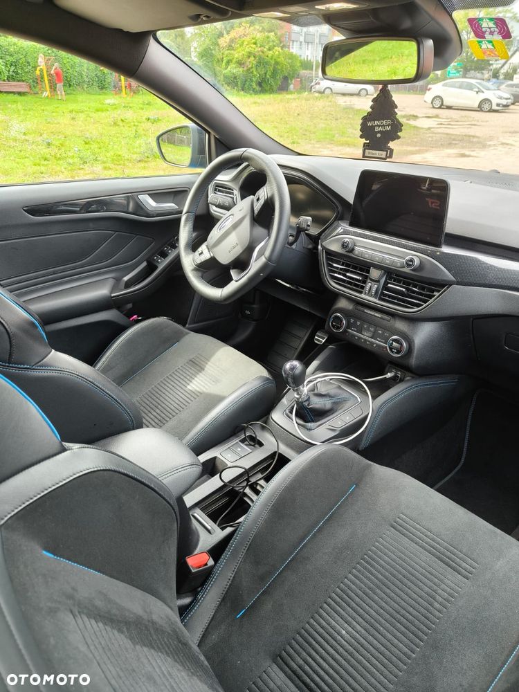 Ford Focus 2.3 EcoBoost ST Edition - 4
