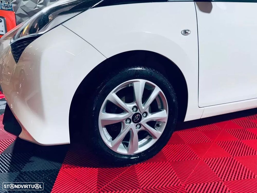 Toyota Aygo 1.0 X-Play Plus - 13