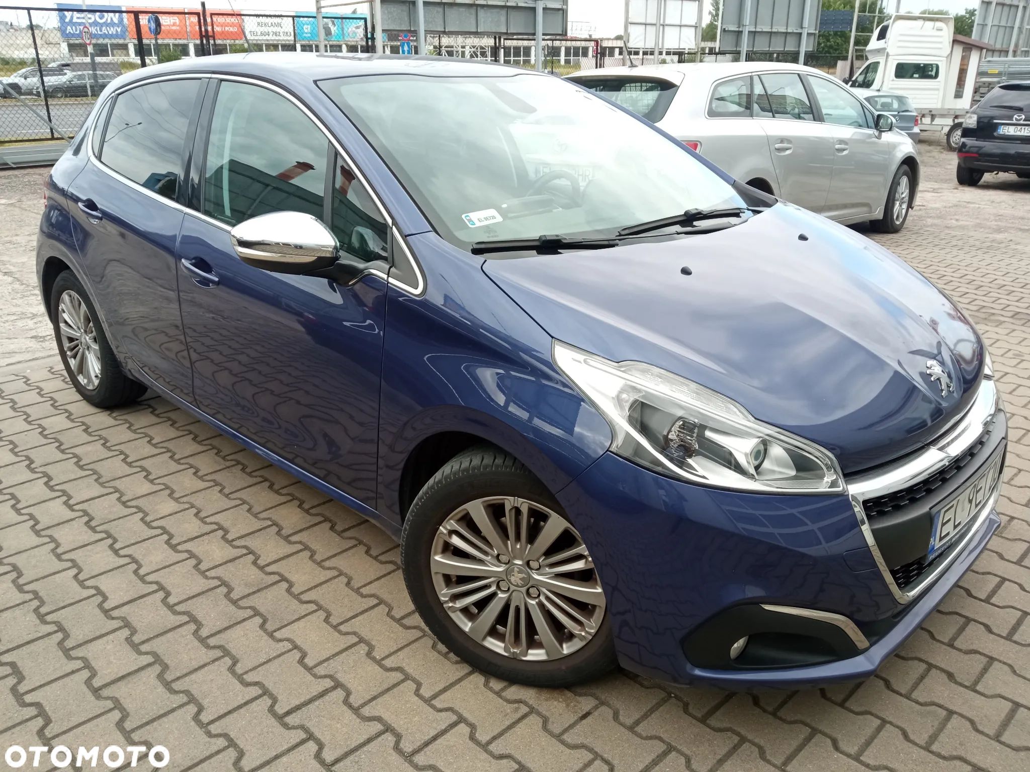 Peugeot 208 - 1