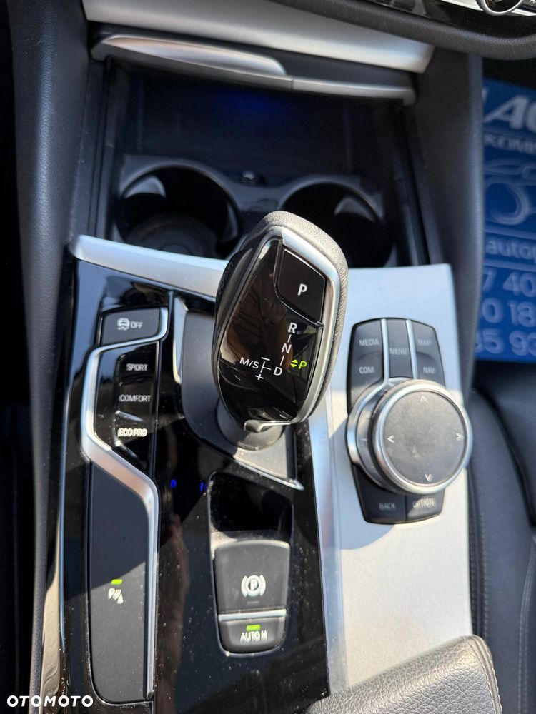 BMW Seria 5 520d - 30
