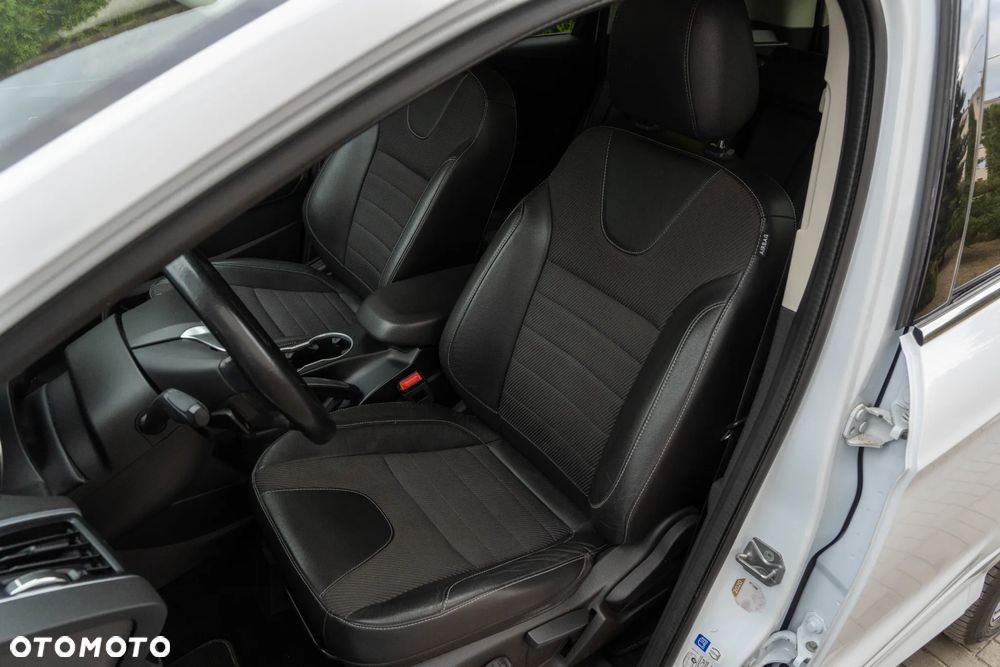 Ford Kuga 2.0 TDCi FWD Titanium Plus - 11