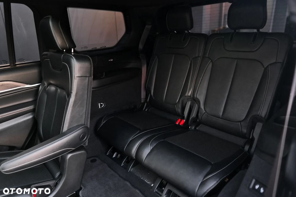 Jeep Grand Cherokee - 11