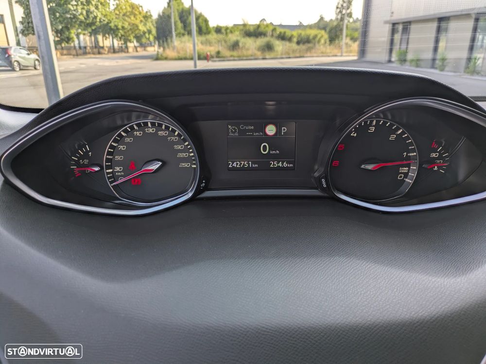 Peugeot 308 SW BlueHDi 120 EAT6 Stop & Start Allure - 3