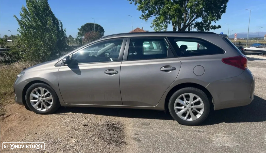 Toyota Auris 1.4 D-4D Comfort - 4