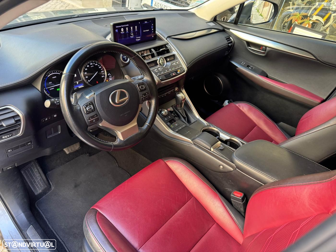 Lexus NX 300h Executive+ - 13