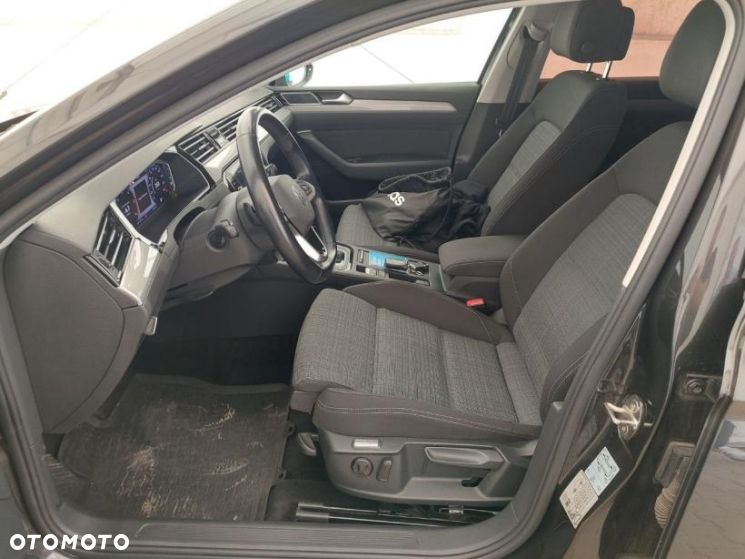 Volkswagen Passat 2.0 TDI Business DSG - 7
