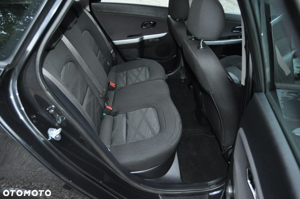 Kia Ceed 1.6 GDI L - 10