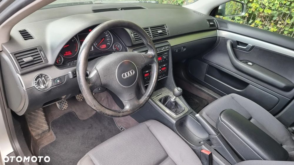 Audi A4 Limousine - 10