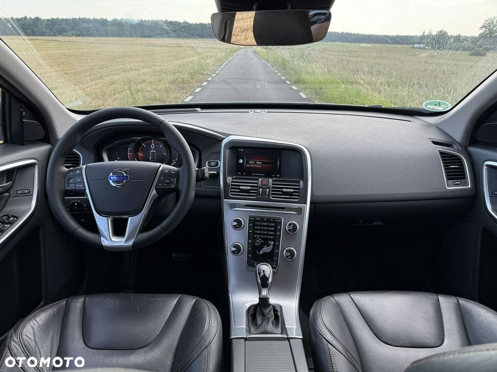 Volvo XC 60 D4 Geartronic Momentum Pro - 21