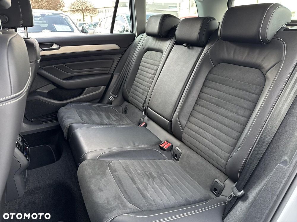 Volkswagen Passat Variant 2.0 TDI SCR Elegance DSG - 14