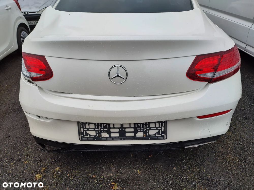 Mercedes-Benz Klasa C 200 4-Matic 9G-Tronic - 29