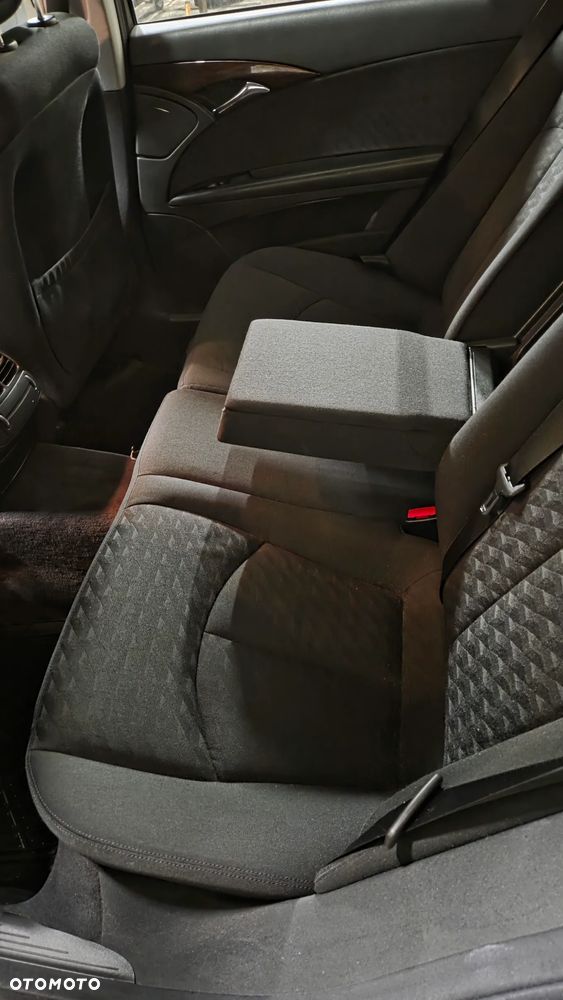 Mercedes-Benz Klasa E 200 Kompressor Classic Sport Edition - 11